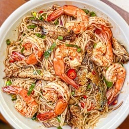 ยำขนมจีนปลาทูกุ้งสุก