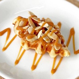 ครอฟเฟิล คาราเมลอัลมอนด์ 50g