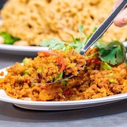 ปลาดุกฟูผัดพริกขิงไข่แดง