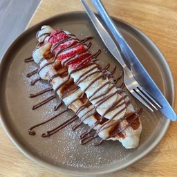 ครอฟเฟิล Twin กล้วย สตอเบอรี่ ไอซซิ่ง