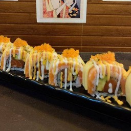 111 แซลมอนอาโวคาโด้ชีสโรลเชท (6ชิ้น)