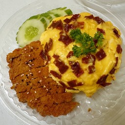 ข้าวไข่ข้นโรยเบคอนกรอบ+ไก่กรอบ
