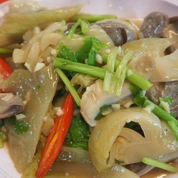 กระเพาะหมูผัดเกี่ยมฉ่าย