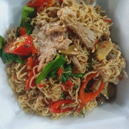 มาม่าขี้เมาหมูชิ้น