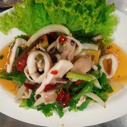 ยำปลาหมึกสด Squid Spicy Salad
