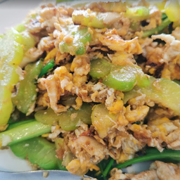 มะระผัดไข่