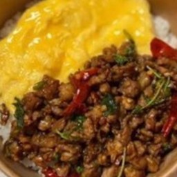 ข้าวไข่คนลาวากระเพราหมูสับ