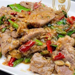 เนื้อสันในผัดกะปิ