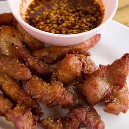 หมูทอดกระเทียม