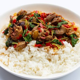 กะเพราเครื่องในไก่