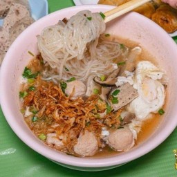 245 ก๋วยจั๊บญวน & ชานม ซอยเทศบาล6