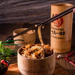 เส้นใหญ่