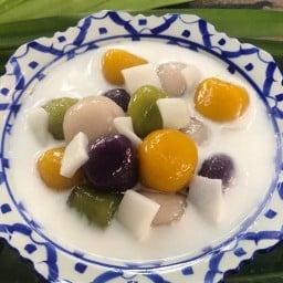 โดนัทนมสดฮอกไกโด ขนมและอาหาร ที่หลากหลาย ไม่มีสาขา