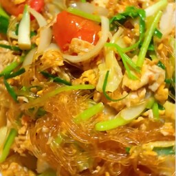 ผัดวุ้นเส้นใส่ไข่