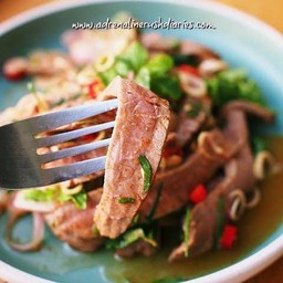 พล่าเนื้อ