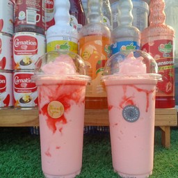 สตอเบอรี่นมสดปั่น