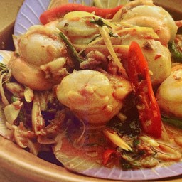 หอยเชลล์อบเครื่องแกง (ทวีชัย)