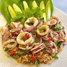 ลาบมาม่าปลาหมึก