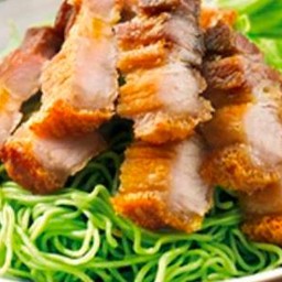 บะหมี่หมูกรอบ
