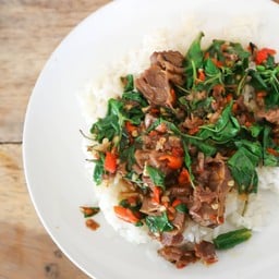 กะเพราเนื้อชิ้น