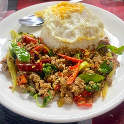 ผัดเผ็ดเนื้อ