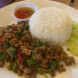 ข้าวกะเพราเนื้อสับ