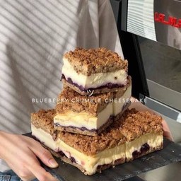 Blueberry Crumble Cheesecake (LM)