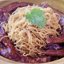 ขาห่านอบบะหมี่