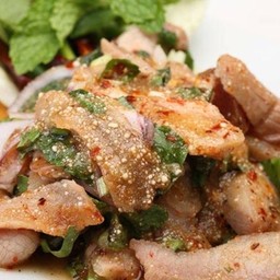 น้ำตกคอหมูย่าง