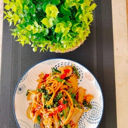 แอบ ขายข้าว