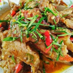 ข้าวเครื่องแกง คอหมูย่าง