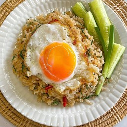 ข้าวผัดชะอม พริกสด ไข่ดาว