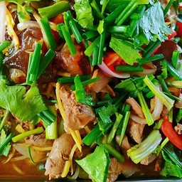 เครื่องในไก่ผัดขิง