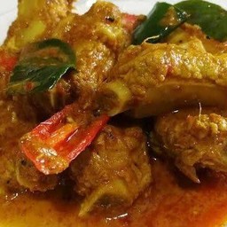 ข้าวเครื่องแกงซี่โครงหมู