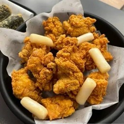 ไก่ทอดต็อกโบกีคลุกผงเขย่า