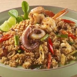 ข้าวผัดต้มยำทะเล