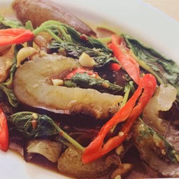 ปลิงทะเลผัดกระเพรา (ทวีชัย)