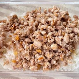 หมูสับผัดกระเทียม-ราดข้าว