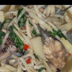 แกงหน่อไม้ดองปลาดุก