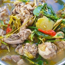 ต้มไก่ใบมะขามอ่อน