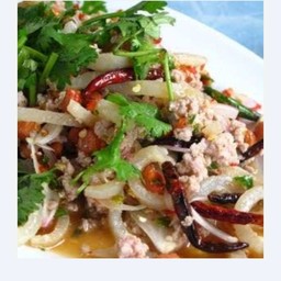ยำหนังหมูสับ