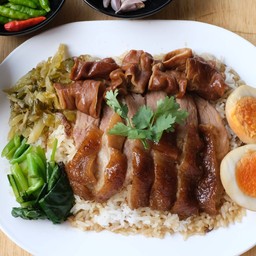 ข้าวขาหมู เนื้อ หนัง  ธรรมดา