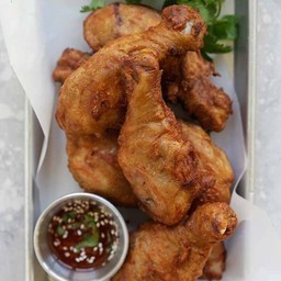 น่องไก่ใหญ่ทอดสามเกล่อ(อุ่นให้ค่ะ)