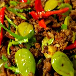 คั่วกลิ้งหมูสับใส่สะตอ