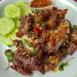 ตามสั่ง เนื้อทอดอาบแดด ราดข้าว !