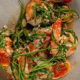 ผัดกุ้งชะอมไข่ไข่เค็มไชยา