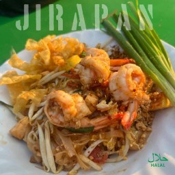 ผัดไทกุ้งสดเกี๊ยวกรอบ จิระพันธ์