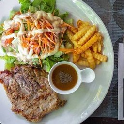 สเต็กหมูพริกไทยดำ