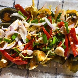 ยำไข่เยี่ยวม้า-อาบแดด
