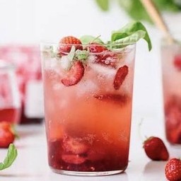 สตรอว์เบอร์รีโซดา Strawberry Soda